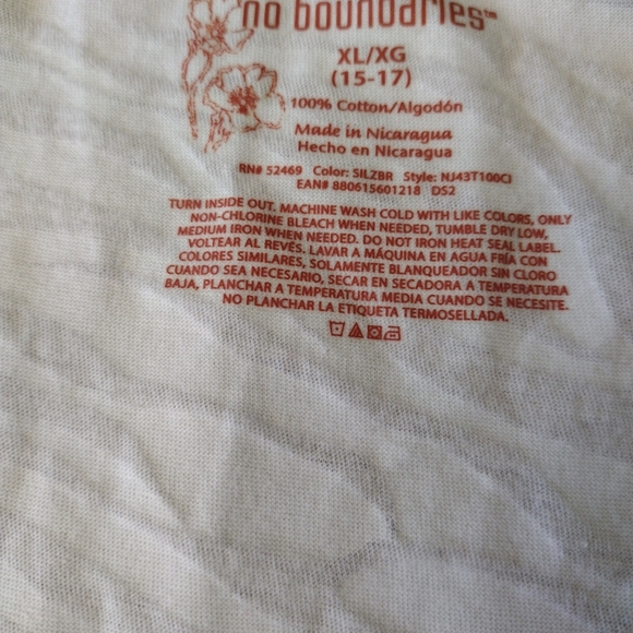 No Boundaries Top Women XL White Silver Long sleeve Silver Zebra Animal‎ Print - Picture 2 of 9